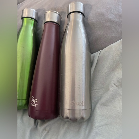 3 Swell water bottles - Picture 5 of 5